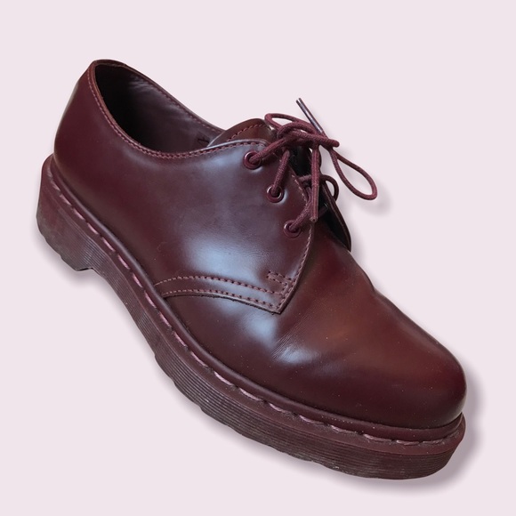 All red 1461 Dr. Martens Oxford shoes - Picture 3 of 7